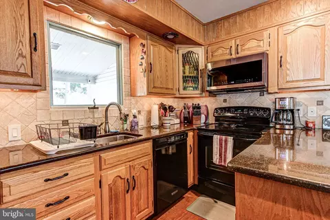 Kitchen - 3903 Kline Ave, Reading, PA 19606 photo 5 of 5