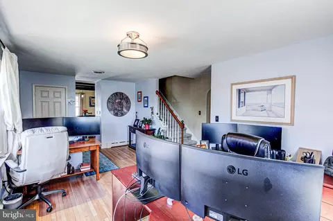 Entry Way - 3903 Kline Ave, Reading, PA 19606 photo 5 of 10