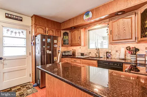 Kitchen - 3903 Kline Ave, Reading, PA 19606 photo 4 of 5