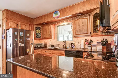 Kitchen - 3903 Kline Ave, Reading, PA 19606 photo 3 of 5