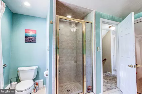 Bath - 3903 Kline Ave, Reading, PA 19606 photo 5 of 6