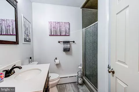 Bath - 3903 Kline Ave, Reading, PA 19606 photo 1 of 6