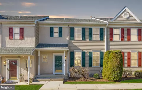 110 Mulberry Ct, Morgantown, PA 19543