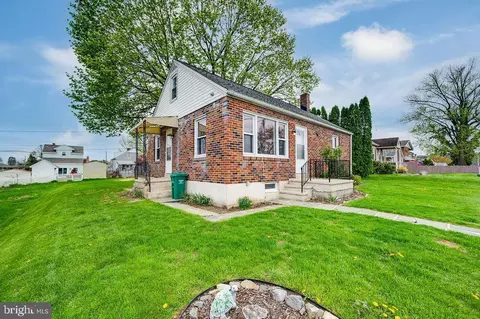 Exterior - 1732 Hancock Blvd, Reading, PA 19607 photo 3 of 9