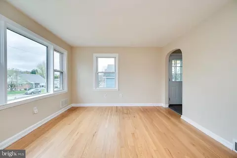Living - 1732 Hancock Blvd, Reading, PA 19607 photo 5 of 5
