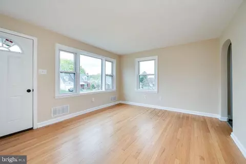 Living - 1732 Hancock Blvd, Reading, PA 19607 photo 4 of 5