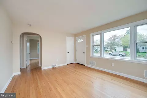 Living - 1732 Hancock Blvd, Reading, PA 19607 photo 3 of 5