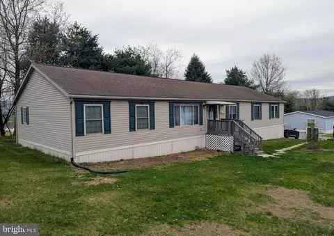 3 Hawthorne Ln, Hamburg, PA 19526