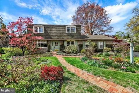 3 Lori Ct, Reading, PA 19606