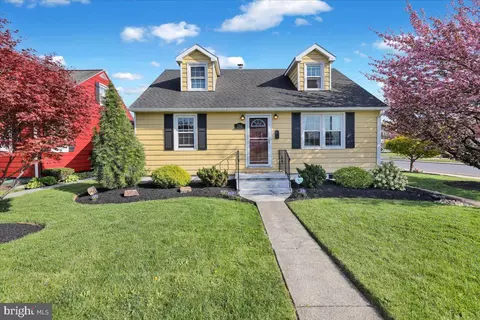 240 W Race St, Fleetwood, PA 19522