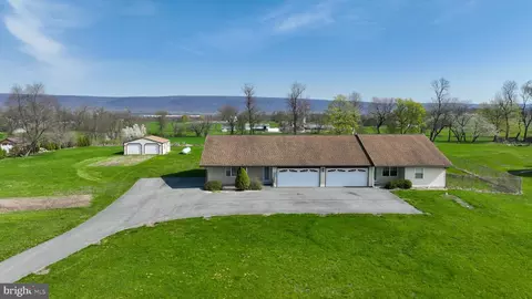 14 Rehrersburg Rd, Bethel, PA 19507
