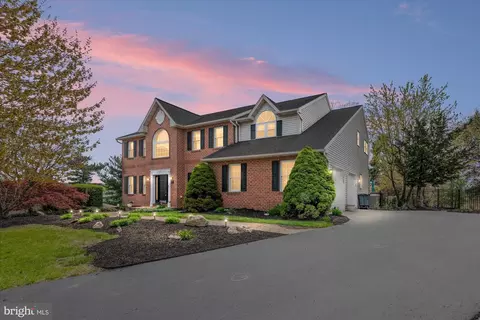 7 Laura Ct, Reading, PA 19608