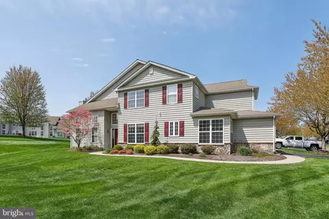 305 Ridgeview Dr, Morgantown, PA 19543