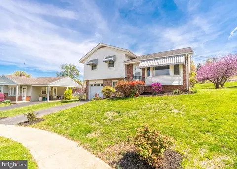 104 Rose Ct, Reading, PA 19607