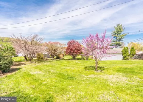 Exterior - 104 Rose Ct, Reading, PA 19607 photo 7 of 10