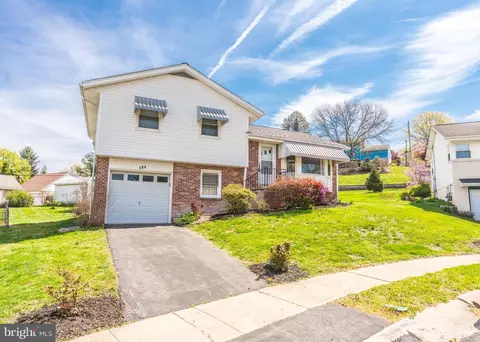 Exterior - 104 Rose Ct, Reading, PA 19607 photo 2 of 10