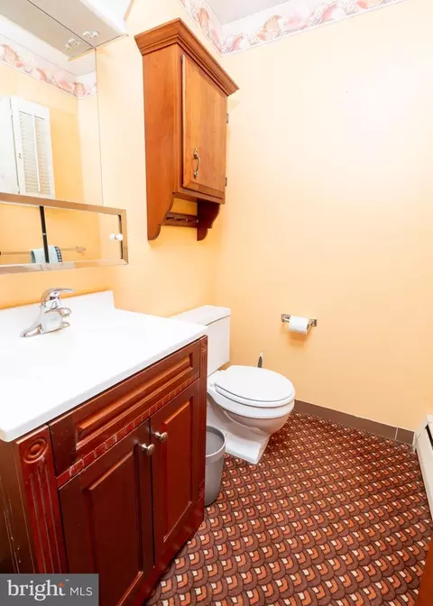 Bath - 104 Rose Ct, Reading, PA 19607 photo 2 of 2