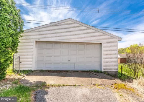 Exterior - 104 Rose Ct, Reading, PA 19607 photo 10 of 10