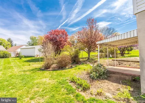 Exterior - 104 Rose Ct, Reading, PA 19607 photo 6 of 10