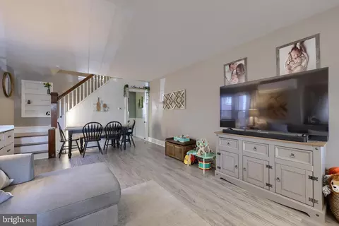 203 Intervilla Ave, Reading, PA 19609 photo 6