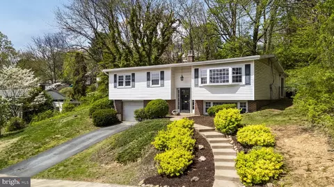 35 Hawthorne Rd, Reading, PA 19609