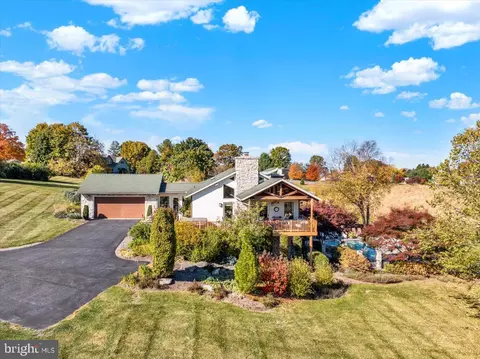 821 N Church Rd, Reading, PA 19608