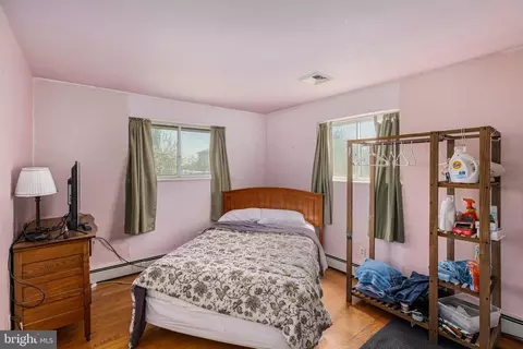 Bedroom - 304 Snyder Rd, Reading, PA 19605 photo 2 of 3