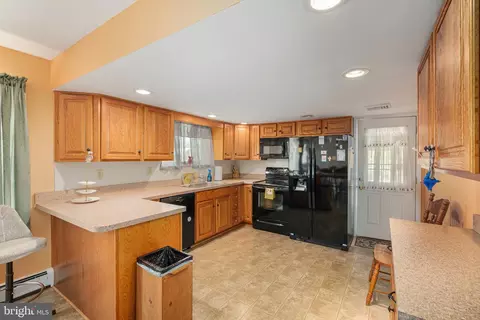 Kitchen - 304 Snyder Rd, Reading, PA 19605 photo 1 of 2