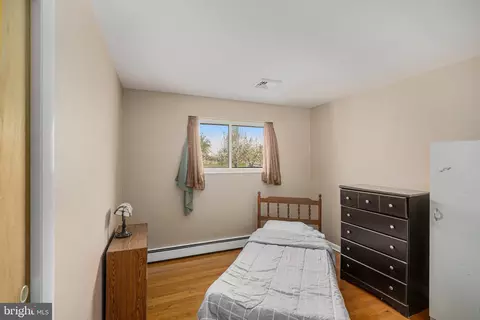 Bedroom - 304 Snyder Rd, Reading, PA 19605 photo 3 of 3