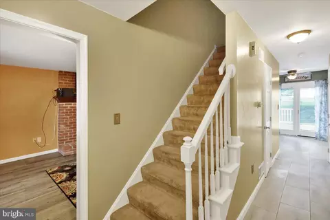 Entry Way - 904 Cacoosing Dr, Reading, PA 19608 photo 1 of 3