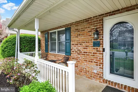 Exterior - 904 Cacoosing Dr, Reading, PA 19608 photo 5 of 8