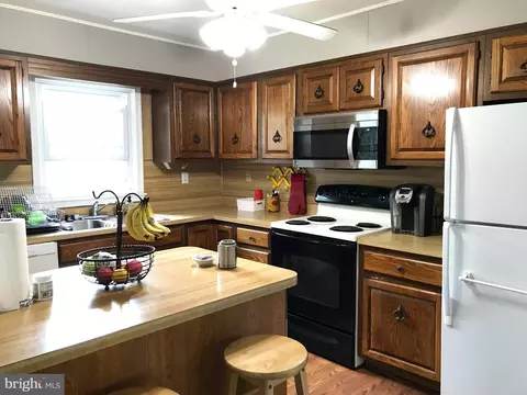 211 New Castle Dr, Reading, PA 19607 photo 15