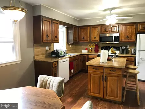 211 New Castle Dr, Reading, PA 19607 photo 13