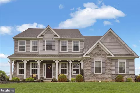 412 Middlecreek Dr, Oley, PA 19547