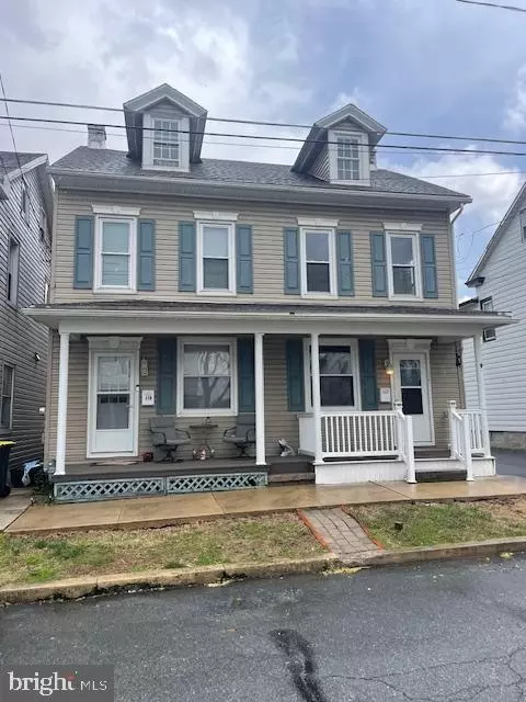 117-119 N Robeson St, Robesonia, PA 19551