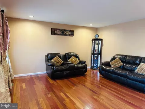 8 Nancy Cir, Reading, PA 19606 photo 9