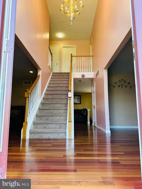 8 Nancy Cir, Reading, PA 19606 photo 7