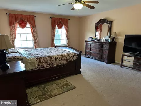 8 Nancy Cir, Reading, PA 19606 photo 20