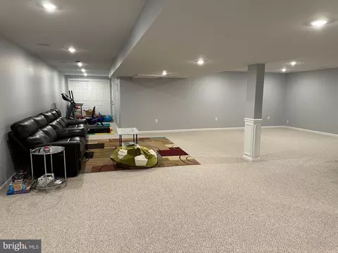 8 Nancy Cir, Reading, PA 19606 photo 36