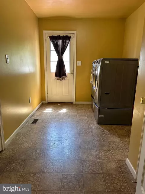 8 Nancy Cir, Reading, PA 19606 photo 16