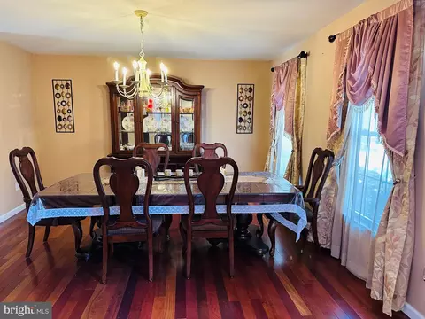 8 Nancy Cir, Reading, PA 19606 photo 11
