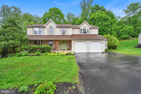 82 Rock Haven Ct, Reading, PA 19606