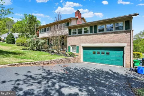 305 Lynoak Ave, Reading, PA 19607 photo 3