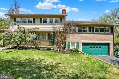 305 Lynoak Ave, Reading, PA 19607 photo 2