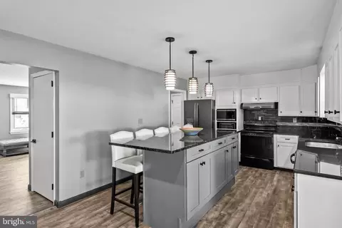 855 Elm St, Reading, PA 19605 photo 8