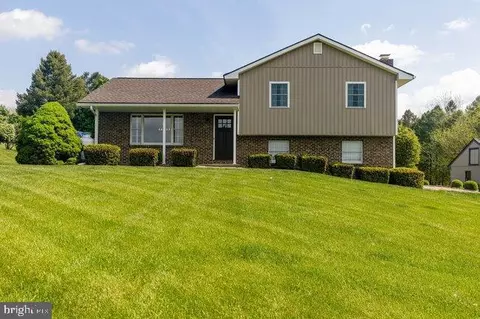 328 Evansville Rd, Fleetwood, PA 19522