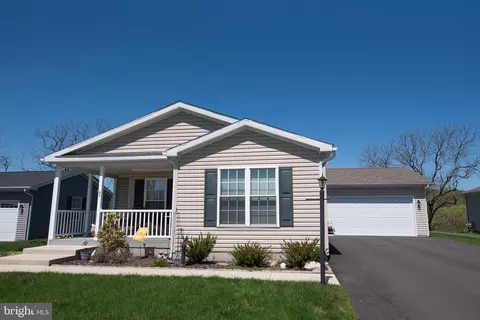 19 Finch Dr N, Bechtelsville, PA 19505