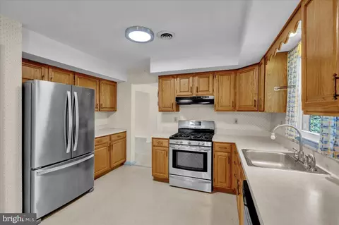 1857 S Mountain Dr, Reading, PA 19608 photo 11