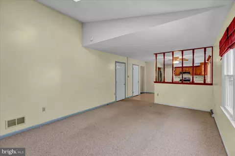 1857 S Mountain Dr, Reading, PA 19608 photo 14