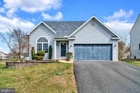 9 Laurel Woods, Shillington, PA 19607